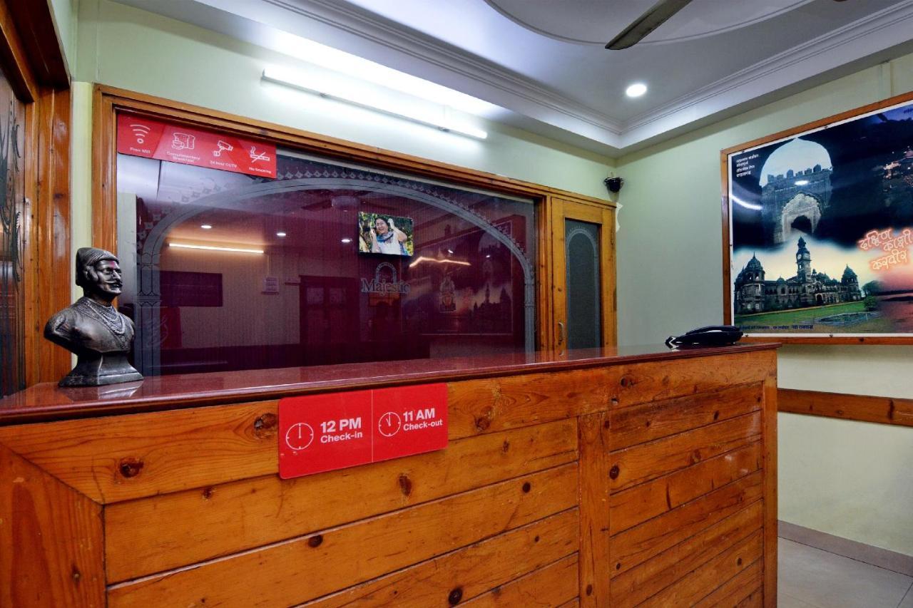 Flagship 22643 Hotel Majestic Deluxe Lodging Kolhapur Bagian luar foto